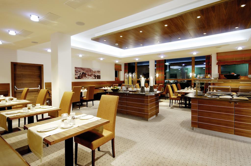 Hotel Rundeck Sankt Anton am Arlberg Restaurant photo